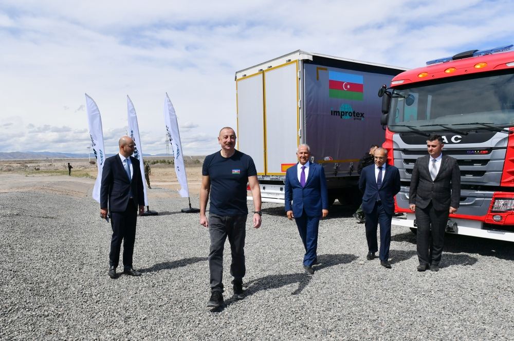 President Ilham Aliyev gets acquainted with construction of Auto Leasing Azerbaijan LLC in Araz Valley Economic Zone Industrial Park (PHOTO/VIDEO)