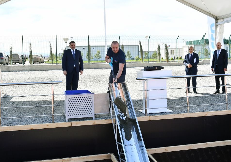 President Ilham Aliyev gets acquainted with construction of Auto Leasing Azerbaijan LLC in Araz Valley Economic Zone Industrial Park (PHOTO/VIDEO)