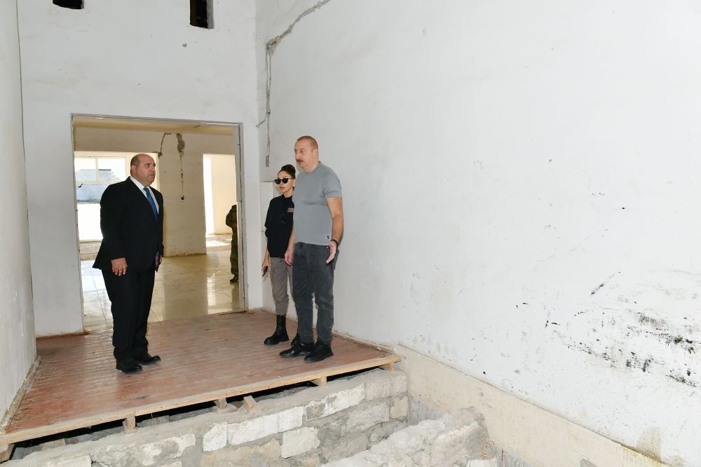 President Ilham Aliyev, First Lady Mehriban Aliyeva view restoration project of 360-seat secondary school in Hadrut settlement (PHOTO/VIDEO)
