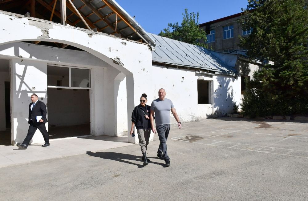 President Ilham Aliyev, First Lady Mehriban Aliyeva view restoration project of 360-seat secondary school in Hadrut settlement (PHOTO/VIDEO)