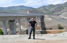 President Ilham Aliyev, First Lady Mehriban Aliyeva examine work done on Ahmadbayli-Fuzuli-Shusha highway (PHOTO/VIDEO)