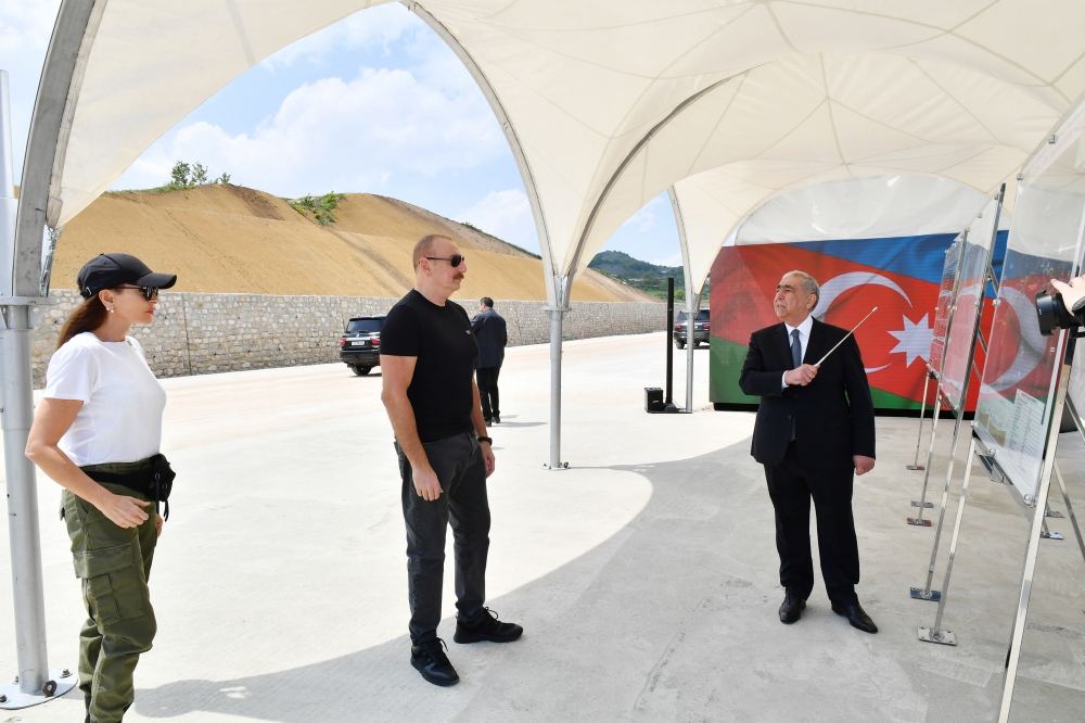 President Ilham Aliyev, First Lady Mehriban Aliyeva examine work done on Ahmadbayli-Fuzuli-Shusha highway (PHOTO/VIDEO)