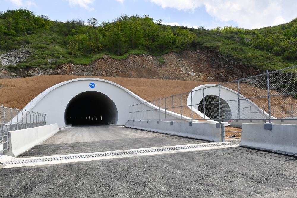 President Ilham Aliyev, First Lady Mehriban Aliyeva examine work done on Ahmadbayli-Fuzuli-Shusha highway (PHOTO/VIDEO)