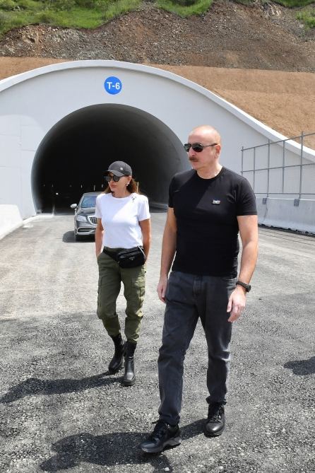 President Ilham Aliyev, First Lady Mehriban Aliyeva examine work done on Ahmadbayli-Fuzuli-Shusha highway (PHOTO/VIDEO)