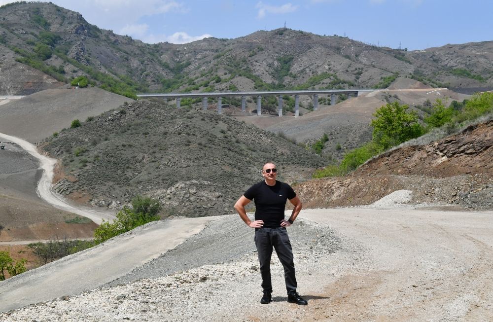 President Ilham Aliyev, First Lady Mehriban Aliyeva examine work done on Ahmadbayli-Fuzuli-Shusha highway (PHOTO/VIDEO)