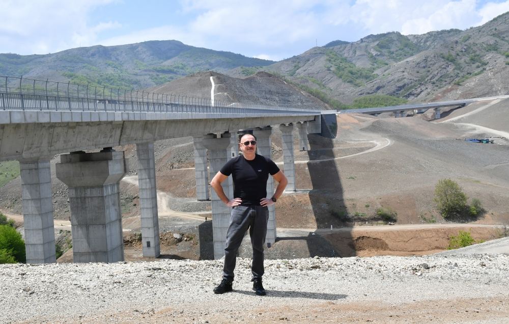 President Ilham Aliyev, First Lady Mehriban Aliyeva examine work done on Ahmadbayli-Fuzuli-Shusha highway (PHOTO/VIDEO)
