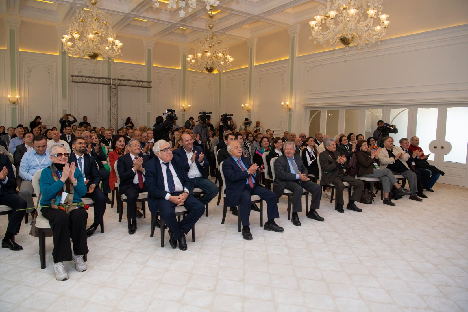 Film dedicated to 100th anniversary of great leader Heydar Aliyev shown in Azerbaijan’s Shusha (PHOTO)