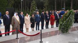 Participants of Azerbaijani Parliament's special session visit Alley of Honor and Martyrs (PHOTO)