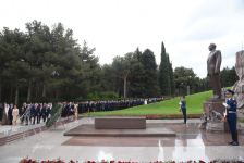 Participants of Azerbaijani Parliament's special session visit Alley of Honor and Martyrs (PHOTO)