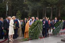 Participants of Azerbaijani Parliament's special session visit Alley of Honor and Martyrs (PHOTO)
