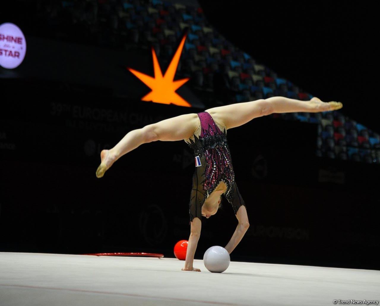 Exciting programs of gymnasts, audience delight - highlights of second day 39th European Rhythmic Gymnastics Championship in Baku (PHOTO)