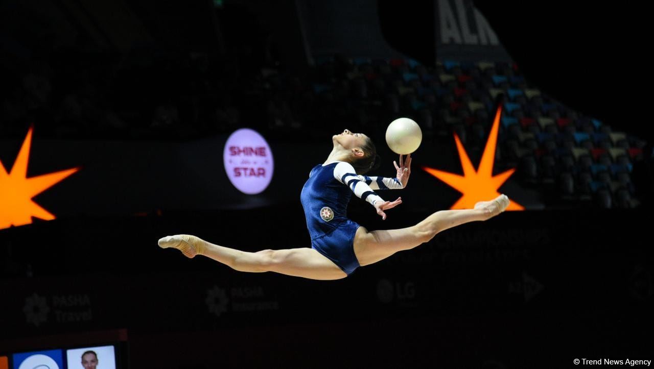 Exciting programs of gymnasts, audience delight - highlights of second day 39th European Rhythmic Gymnastics Championship in Baku (PHOTO)