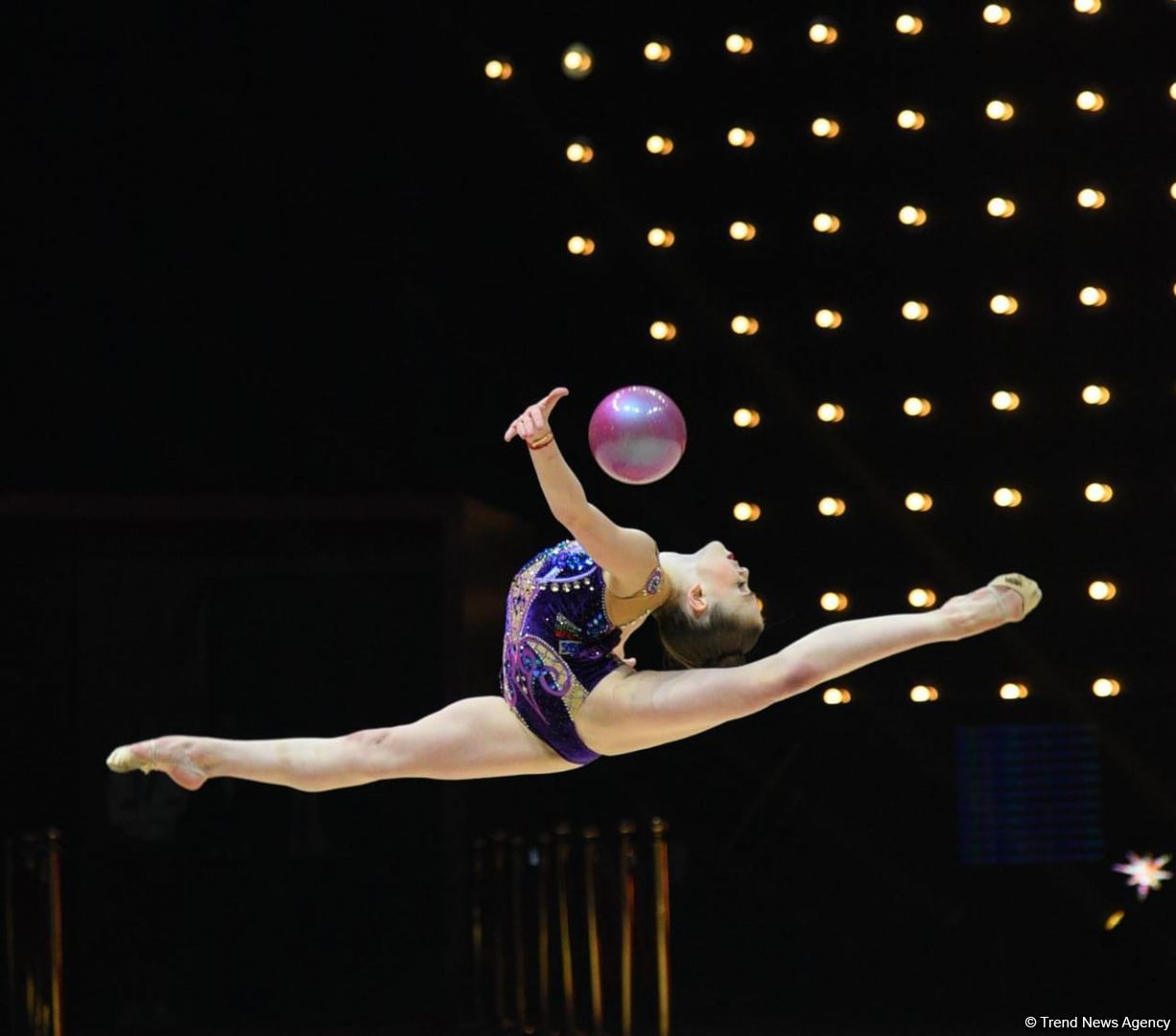 Exciting programs of gymnasts, audience delight - highlights of second day 39th European Rhythmic Gymnastics Championship in Baku (PHOTO)