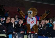 Mascot Luigi entertains audience and gymnasts at 39th European Championship in Rhythmic Gymnastics (PHOTO)