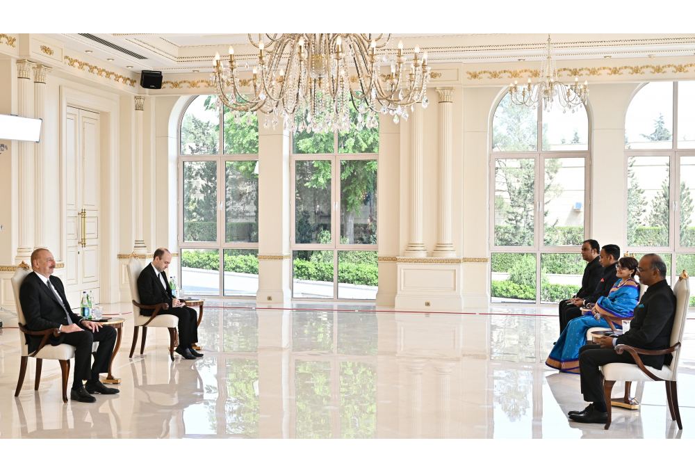 President Ilham Aliyev accepts credentials of incoming ambassador of India (PHOTO/VIDEO)