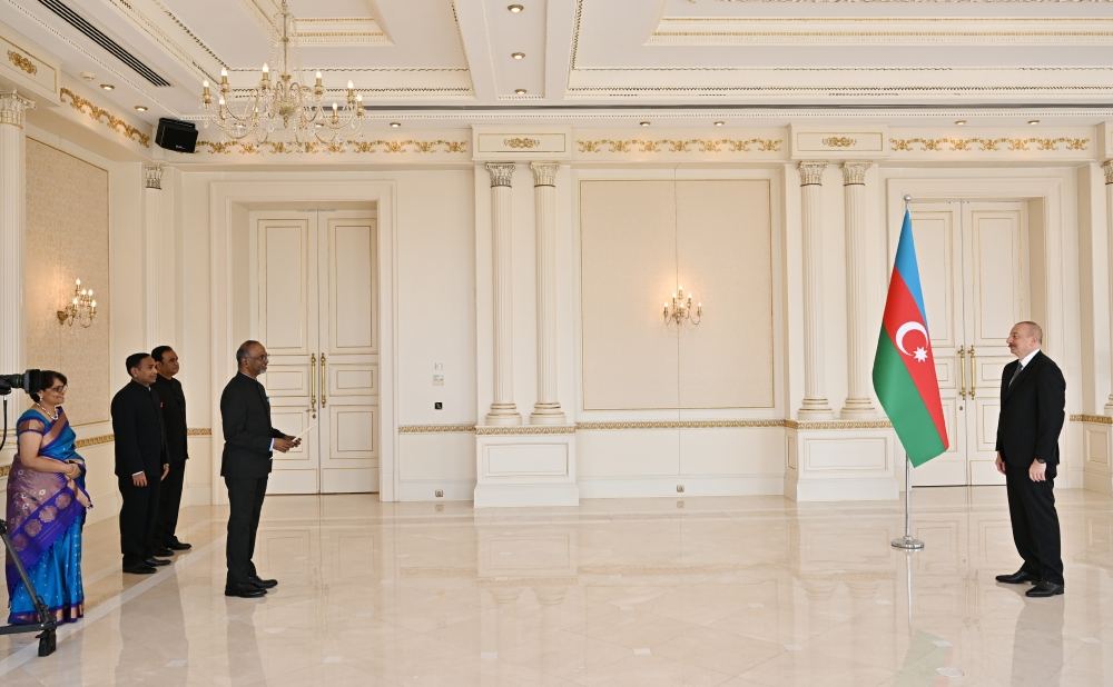 President Ilham Aliyev accepts credentials of incoming ambassador of India (PHOTO/VIDEO)