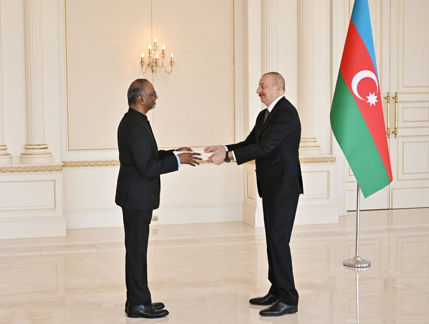 President Ilham Aliyev accepts credentials of incoming ambassador of India (PHOTO/VIDEO)