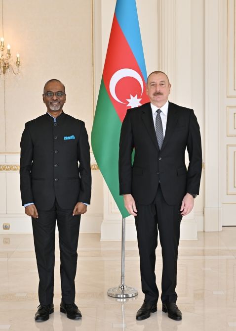 President Ilham Aliyev accepts credentials of incoming ambassador of India (PHOTO/VIDEO)