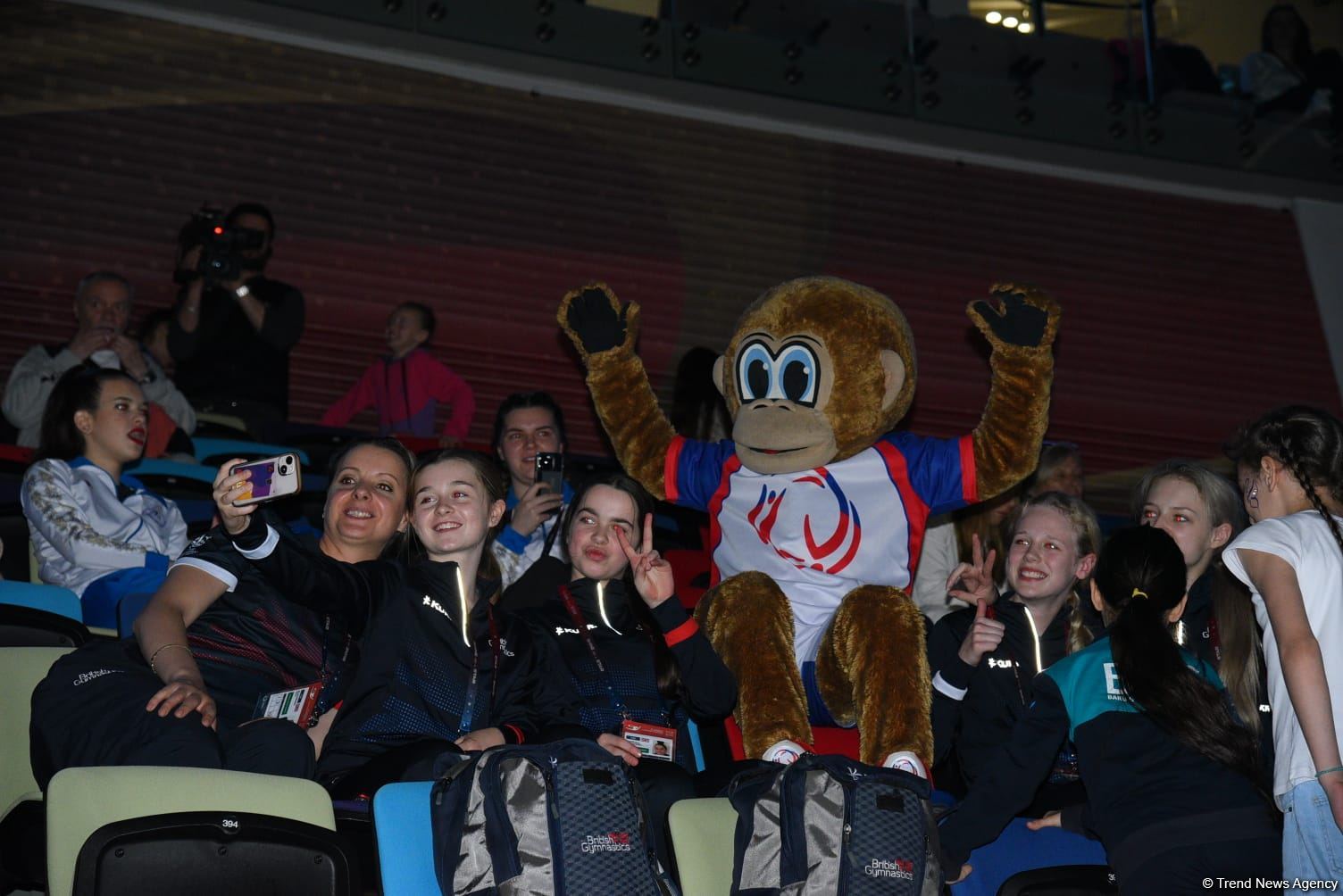 Mascot Luigi entertains audience and gymnasts at 39th European Championship in Rhythmic Gymnastics (PHOTO)