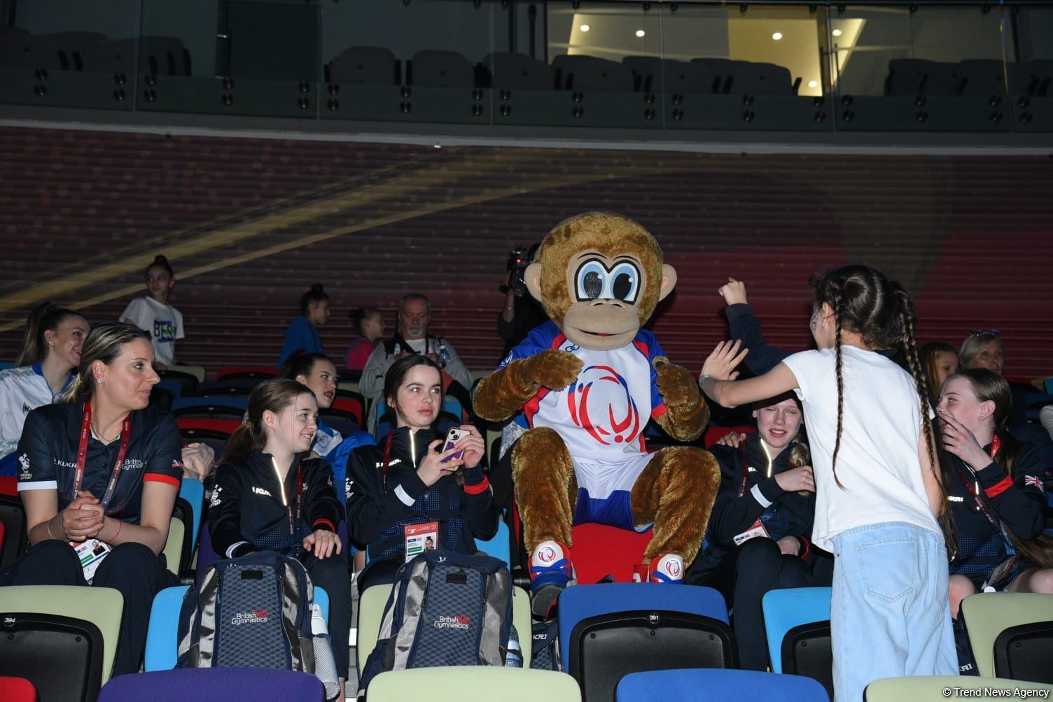 Mascot Luigi entertains audience and gymnasts at 39th European Championship in Rhythmic Gymnastics (PHOTO)
