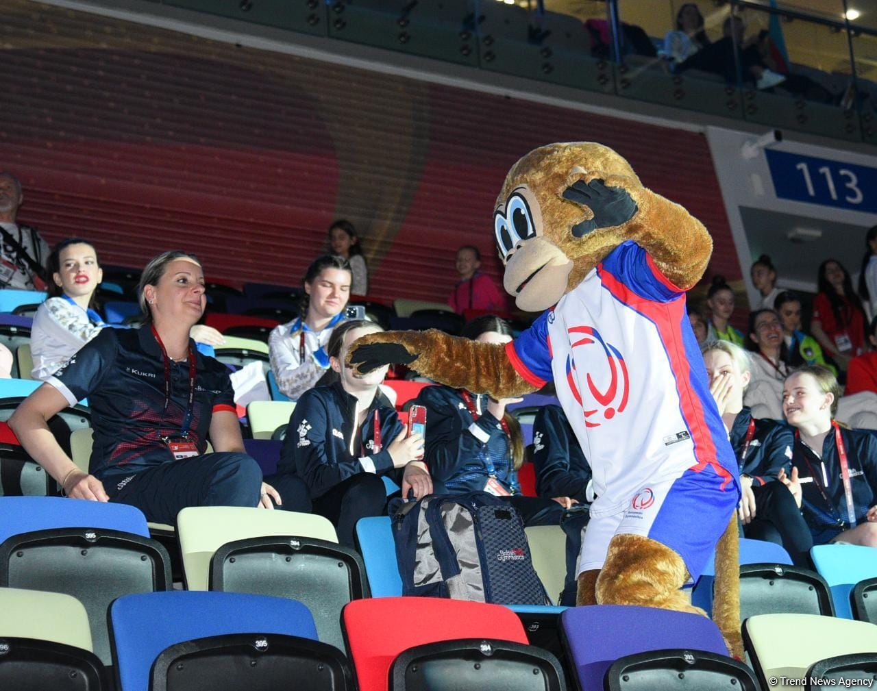 Mascot Luigi entertains audience and gymnasts at 39th European Championship in Rhythmic Gymnastics (PHOTO)