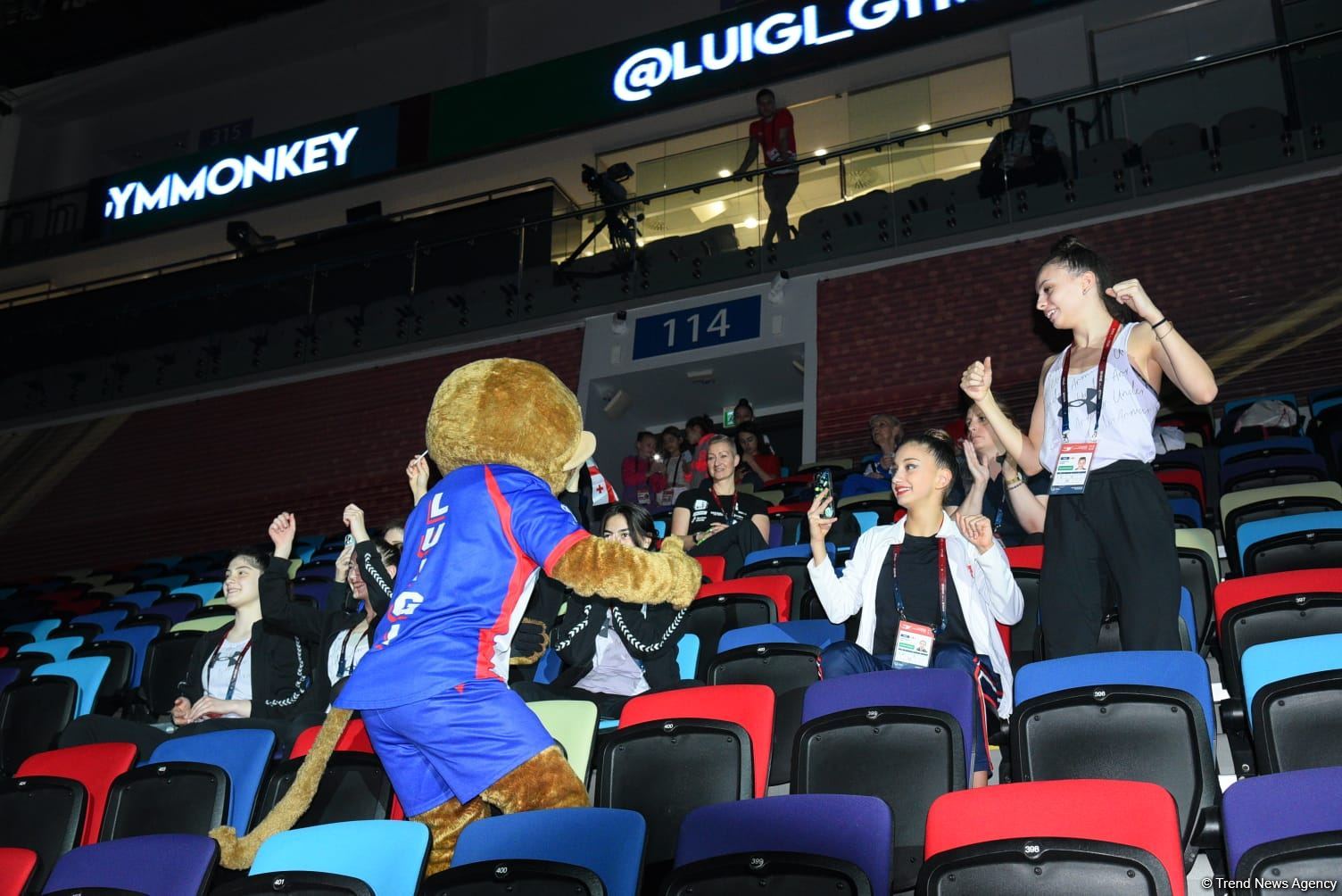Mascot Luigi entertains audience and gymnasts at 39th European Championship in Rhythmic Gymnastics (PHOTO)
