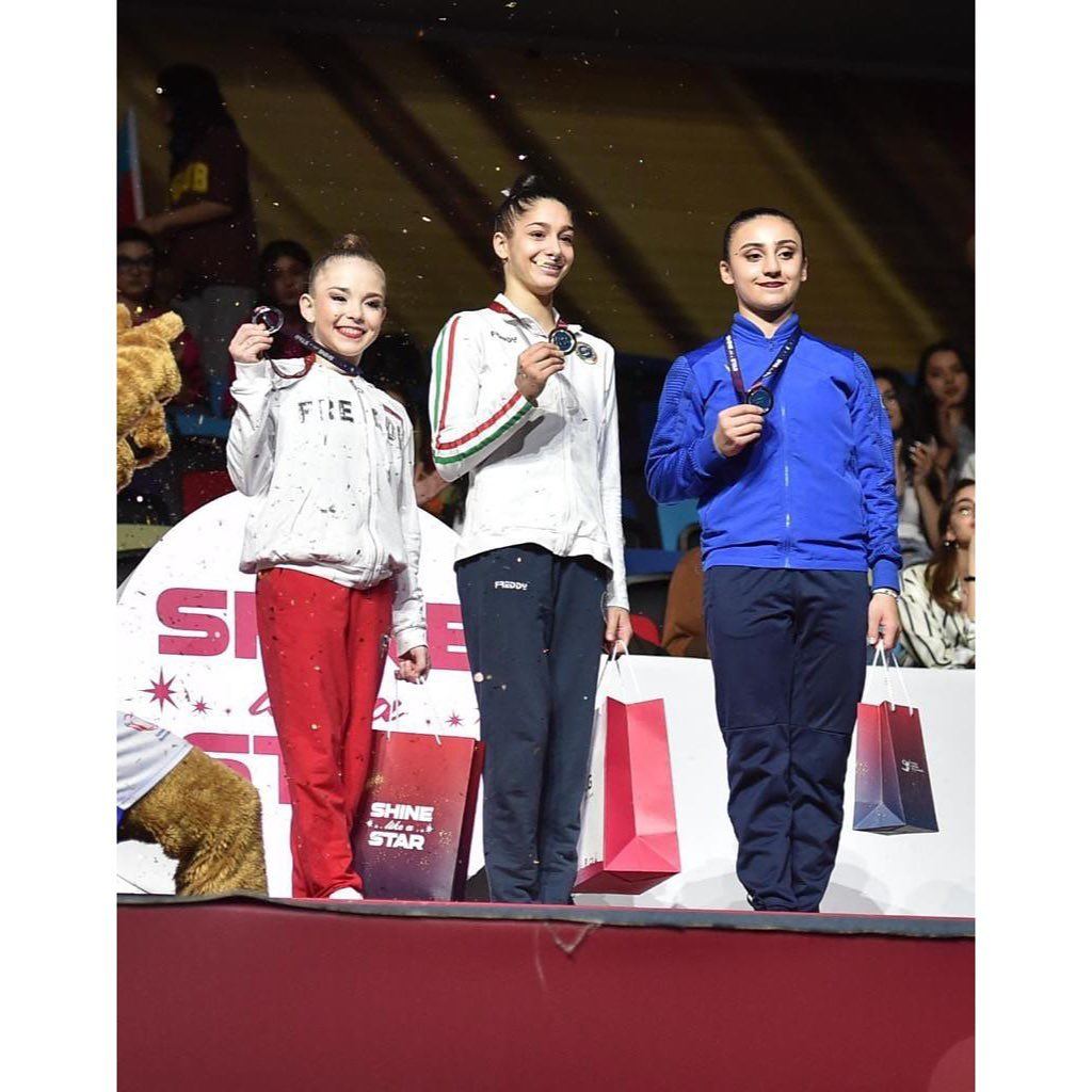 First Vice-President Mehriban Aliyeva congratulates Azerbaijani gymnasts who win European Championship (PHOTO)