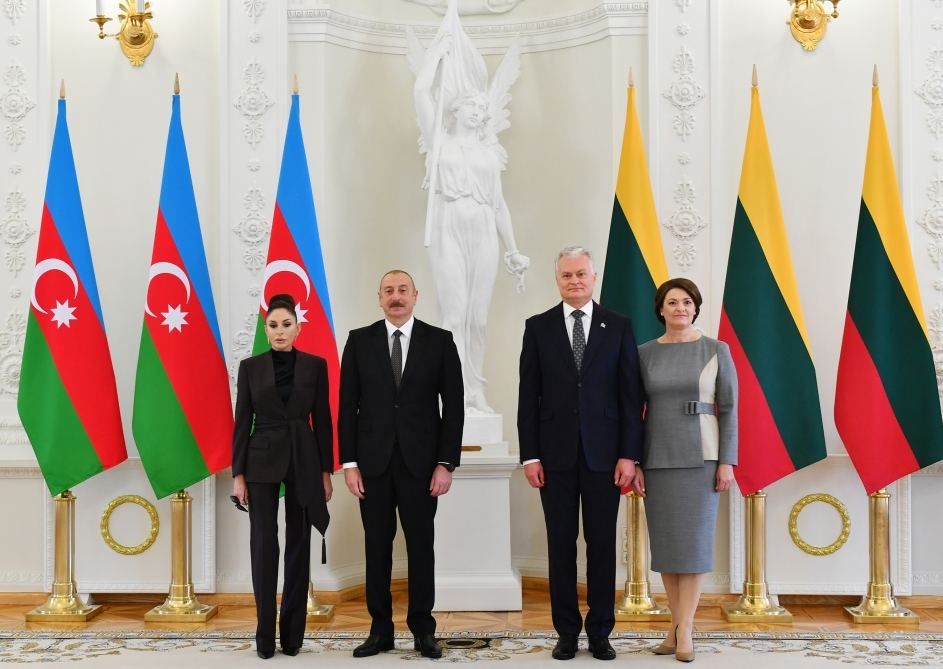 Official welcome ceremony held for President Ilham Aliyev in Vilnius (PHOTO/VIDEO)