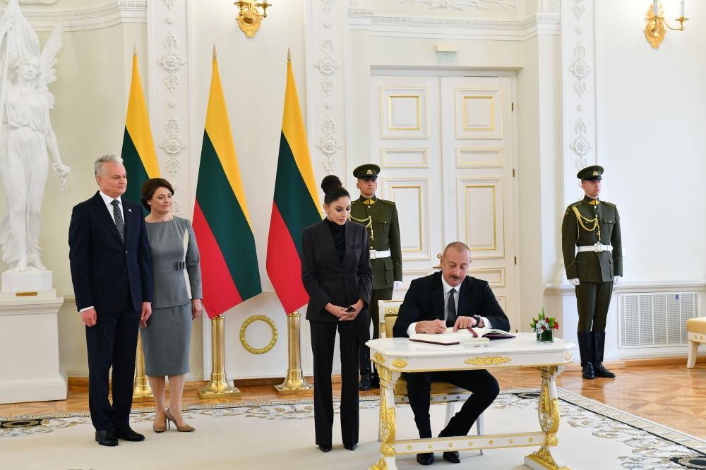 Official welcome ceremony held for President Ilham Aliyev in Vilnius (PHOTO/VIDEO)