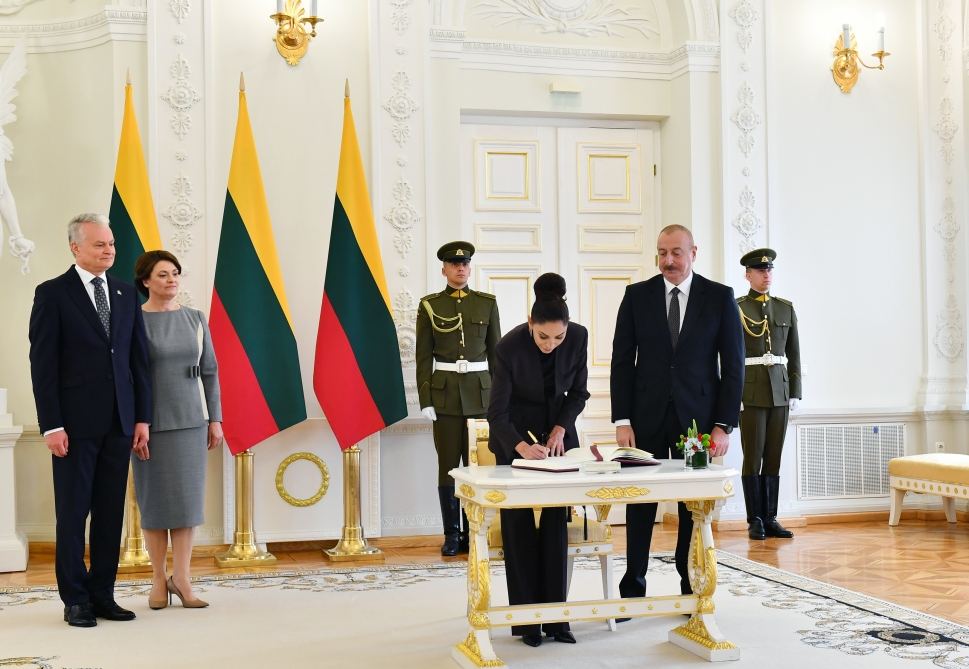 Official welcome ceremony held for President Ilham Aliyev in Vilnius (PHOTO/VIDEO)