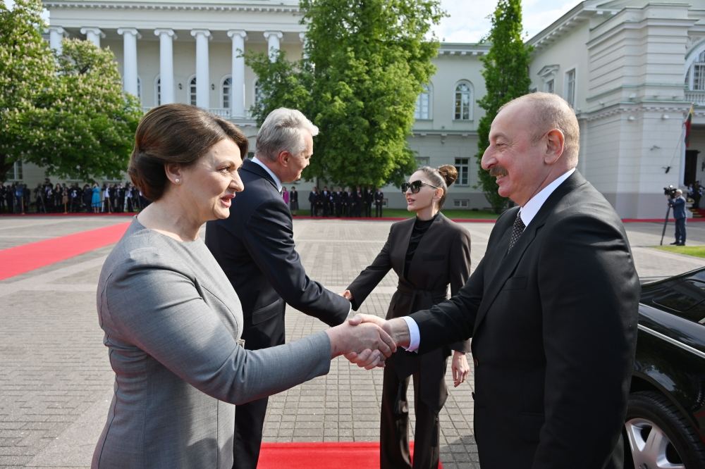Official welcome ceremony held for President Ilham Aliyev in Vilnius (PHOTO/VIDEO)