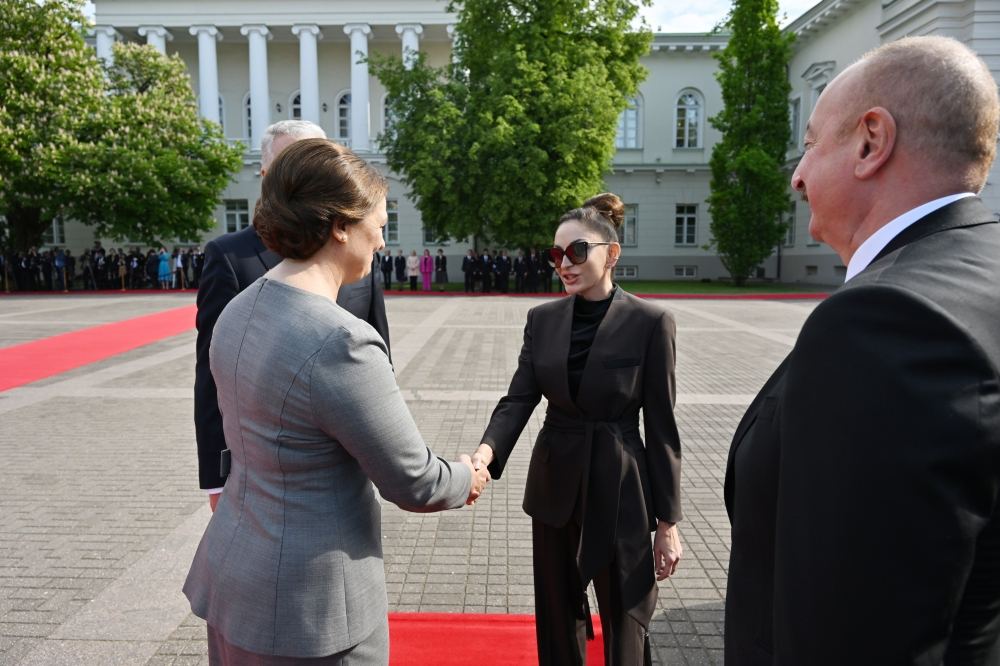 Official welcome ceremony held for President Ilham Aliyev in Vilnius (PHOTO/VIDEO)