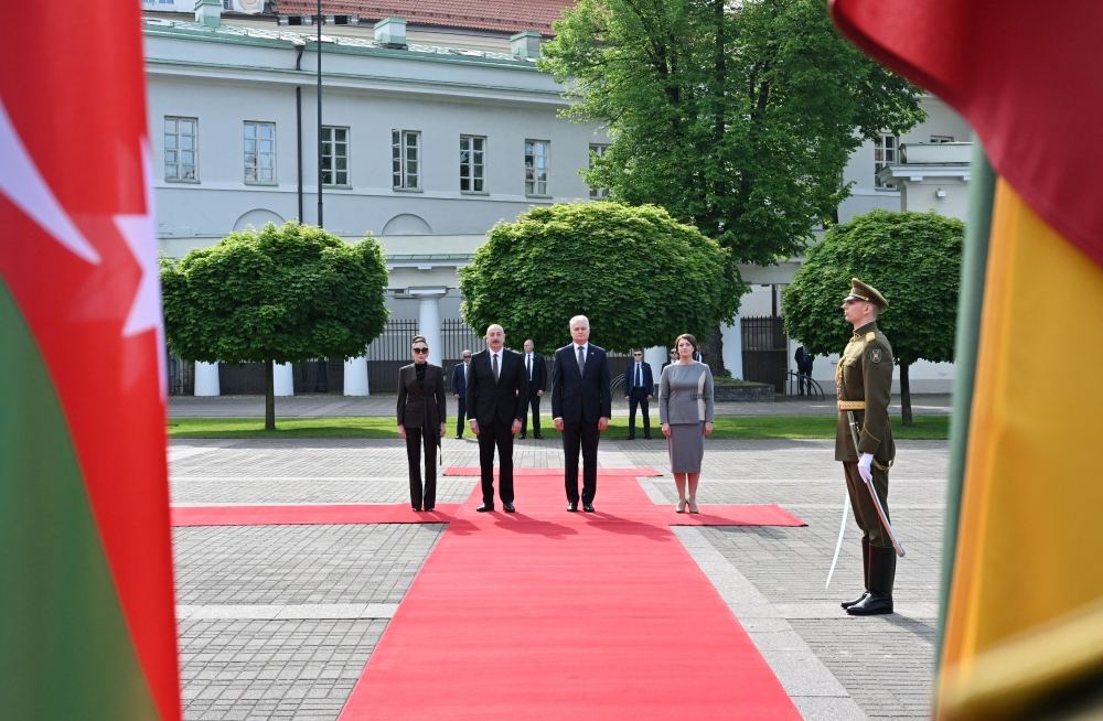 Official welcome ceremony held for President Ilham Aliyev in Vilnius (PHOTO/VIDEO)