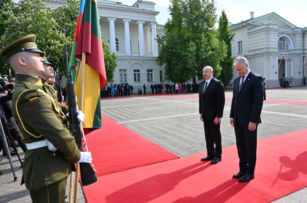 Official welcome ceremony held for President Ilham Aliyev in Vilnius (PHOTO/VIDEO)