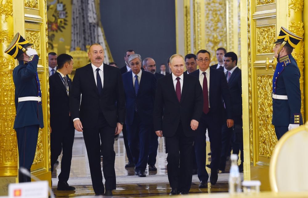 President Ilham Aliyev attends expanded meeting of Supreme Eurasian Economic Council in Moscow (PHOTO/VIDEO)