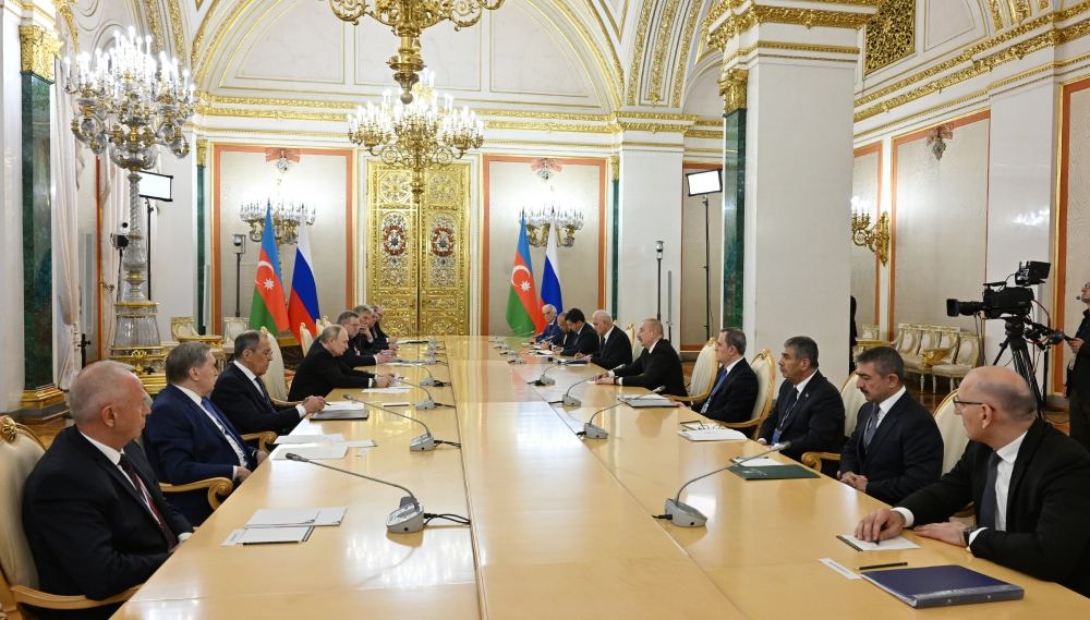 President Ilham Aliyev meets with President Vladimir Putin in Moscow  (PHOTO/VIDEO)