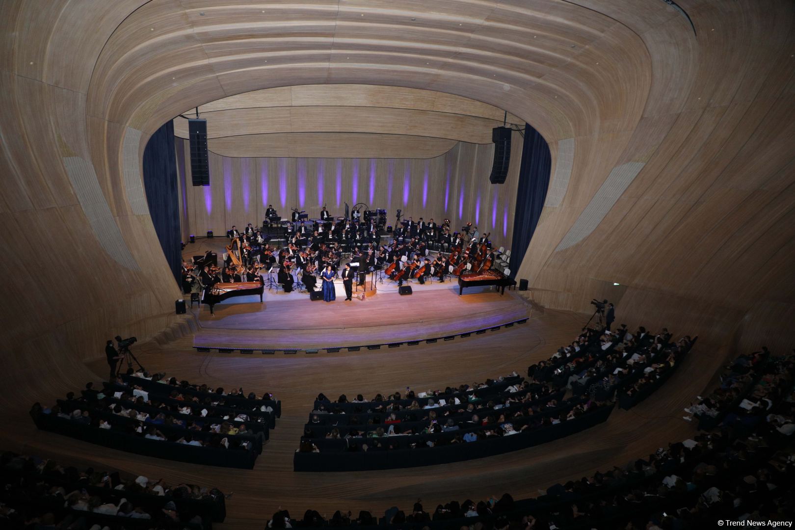 Gala concert at Heydar Aliyev Center marks 100th Anniversary of National Leader (PHOTO/VIDEO)