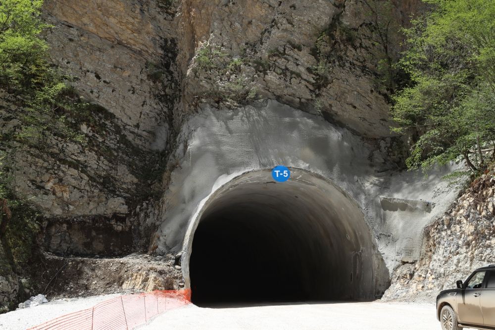 President Ilham Aliyev informed about work carried out on roads in Kalbajar (PHOTO/VIDEO)