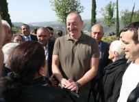 President Ilham Aliyev meets people who returned in Lachin, presents them house keys (PHOTO/VIDEO)