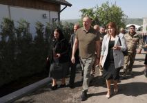 President Ilham Aliyev meets people who returned in Lachin, presents them house keys (PHOTO/VIDEO)
