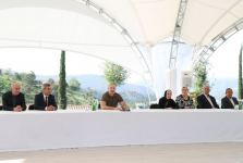 President Ilham Aliyev meets people who returned in Lachin, presents them house keys (PHOTO/VIDEO)