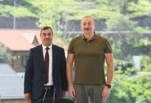 President Ilham Aliyev meets people who returned in Lachin, presents them house keys (PHOTO/VIDEO)