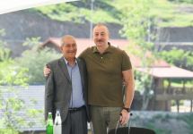President Ilham Aliyev meets people who returned in Lachin, presents them house keys (PHOTO/VIDEO)