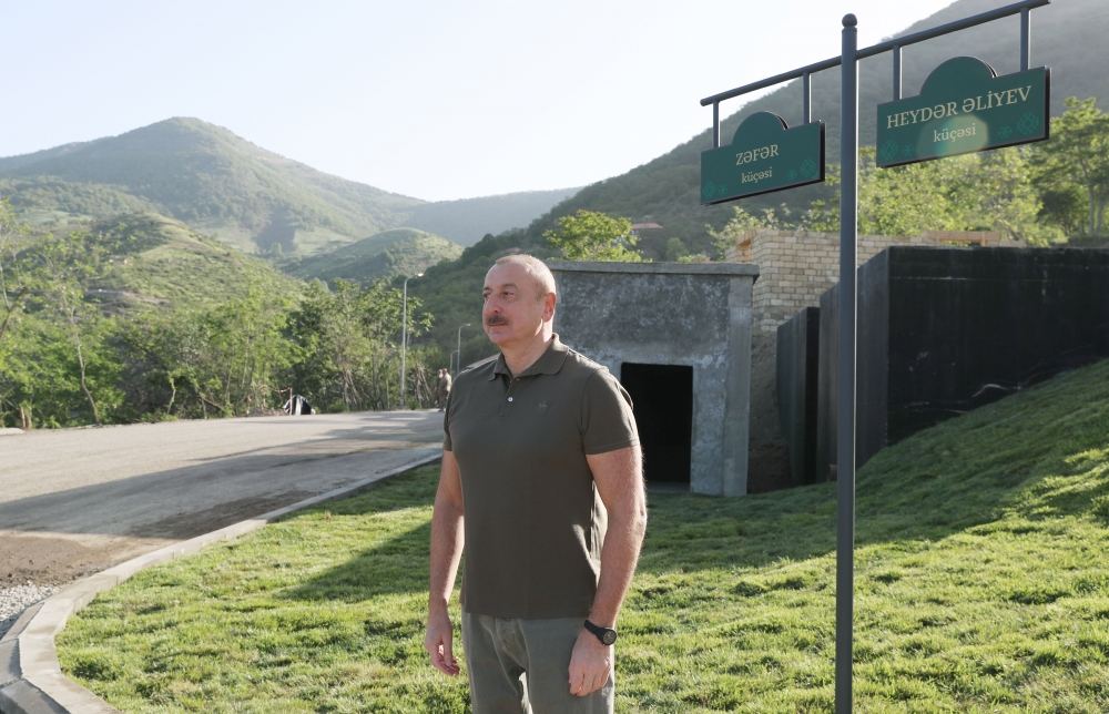President Ilham Aliyev participates in unveiling ceremony of signs at intersection of Heydar Aliyev, Zafar and May 28 streets in Lachin (PHOTO/VIDEO)