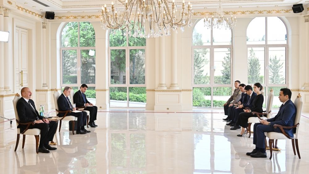President Ilham Aliyev accepts credentials of incoming ambassador of Kazakhstan (PHOTO/VIDEO)