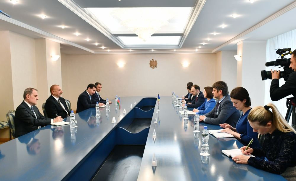 President Ilham Aliyev, President Maia Sandu hold meeting (PHOTO/VIDEO)
