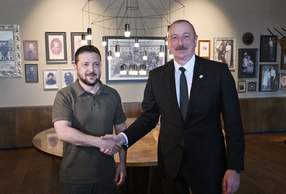 President Ilham Aliyev, President Volodymyr Zelensky hold meeting in Chișinău (PHOTO/VIDEO)