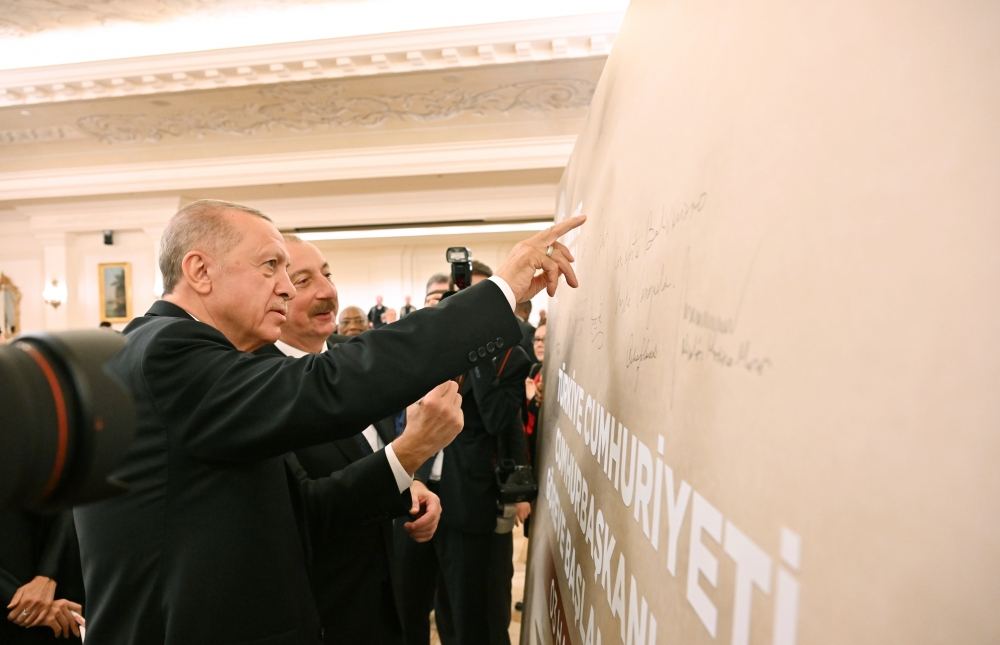President Ilham Aliyev, First Lady Mehriban Aliyeva attend dinner hosted on behalf of Recep Tayyip Erdogan in Ankara (PHOTO)