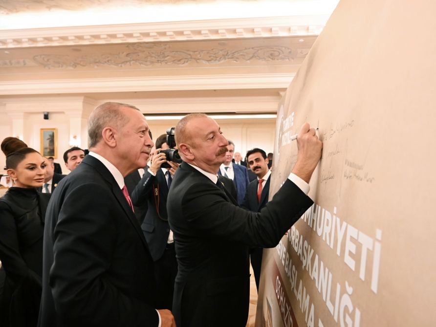 President Ilham Aliyev, First Lady Mehriban Aliyeva attend dinner hosted on behalf of Recep Tayyip Erdogan in Ankara (PHOTO)