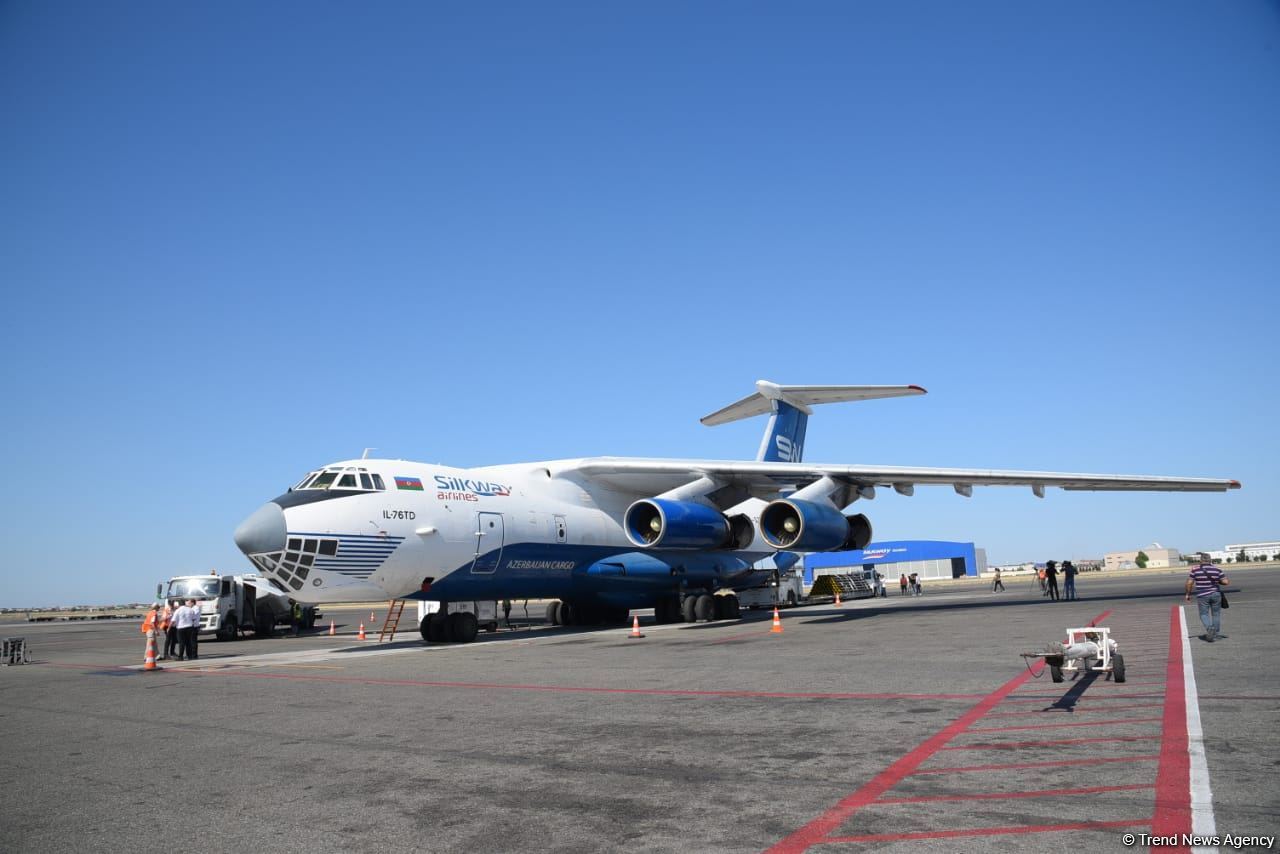 Azerbaijan providing regular humanitarian aid to Ukraine (PHOTO/VIDEO)